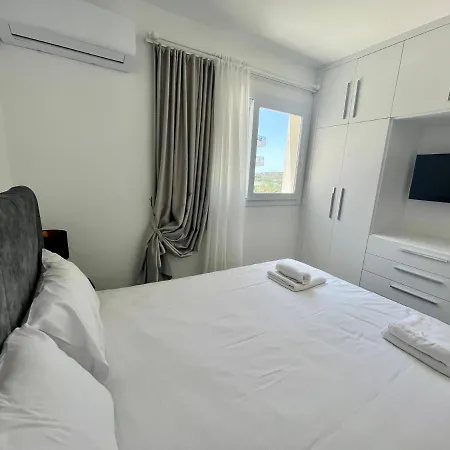 Lightness By The Sea Apartment *