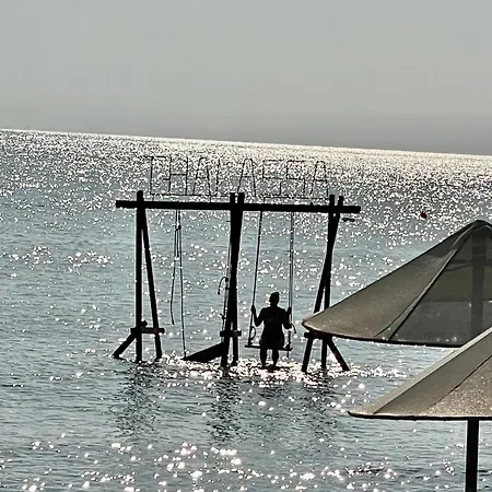 Lightness By The Sea דירה *