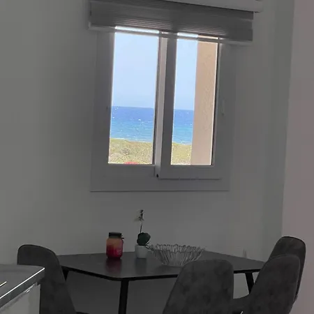 Lightness By The Sea דירה *